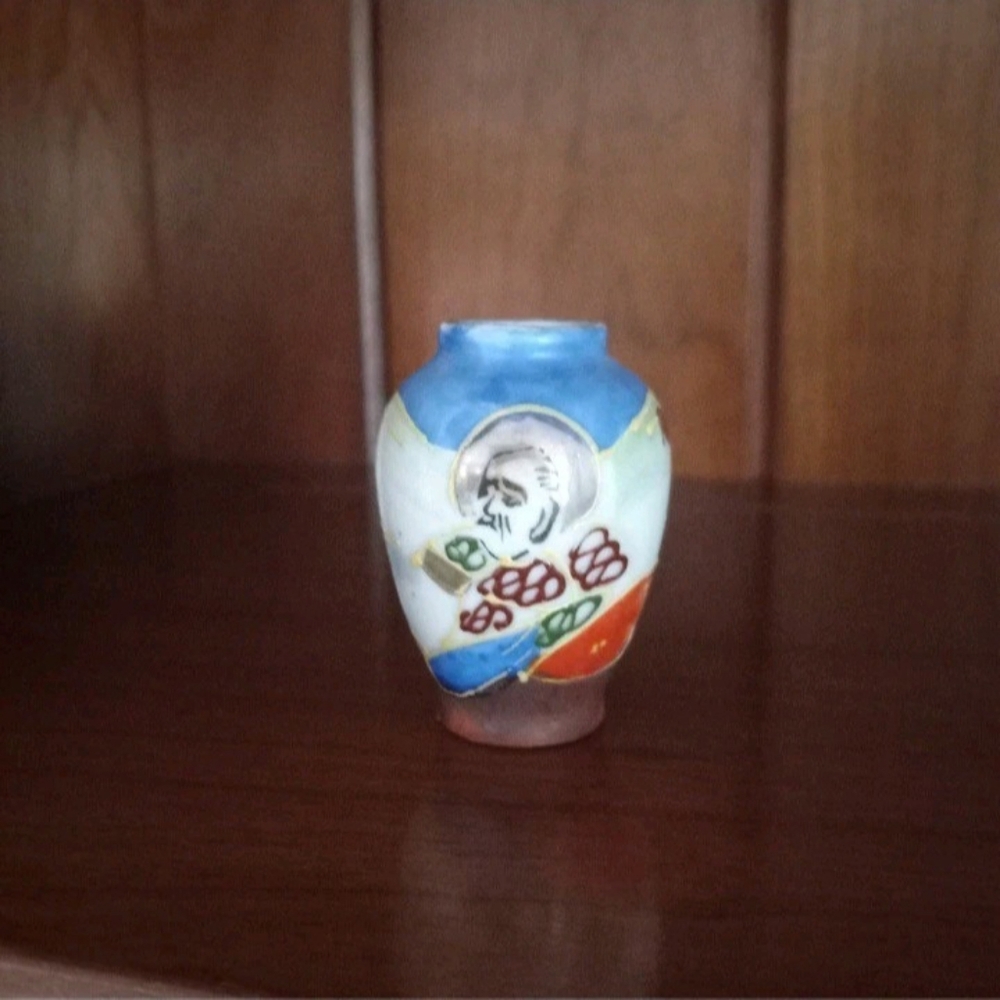 2" Handpainted Colorful Japanese Porcelain Mini Vase